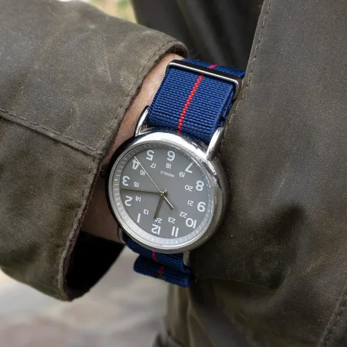Vista 3 de Benchmark Basics Correa elástica de reloj Correa de reloj de nailon paracaídas de una pieza estilo militar para hombres y mujeres Elección