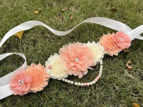 Vista 5 de Faja de maternidad de perlas únicas para revelación de género de baby shower