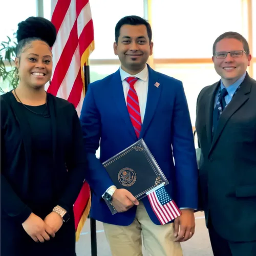 Vista 7 de GraduationMall Titular del certificado de ciudadanía de EE. UU. Cubierta de certificado de naturalización de PU con logol 'Certificado