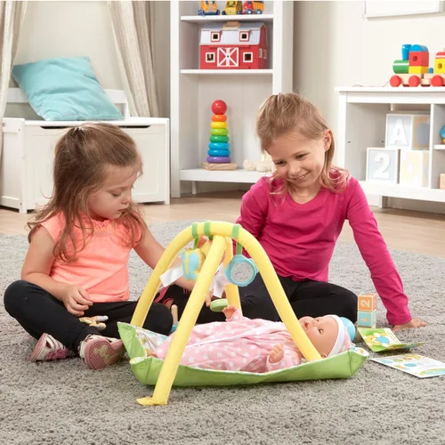 Vista 2 de Melissa & Doug Mine to Love - Juego de tiempo de juego para muñecas con gimnasio de actividades, apisonadora, bloques y más (16 piezas)