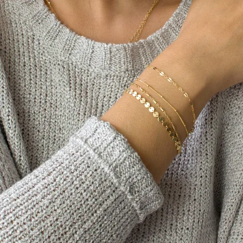 Vista 5 de DeScount - Pulsera de cadena de elegante oro para mujer, pulseras de cadena individual o en capas, con eslabón de dije de corazón, karma, triángulo