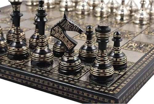 Vista 9 de Juego de piezas y tablero de ajedrez de lujo de metal de latón inspirado en la soviética - 14" - Arte único