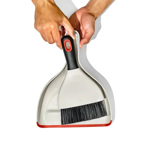 Vista 2 de OXO Good Grips - Lote de cepillo y recogedor