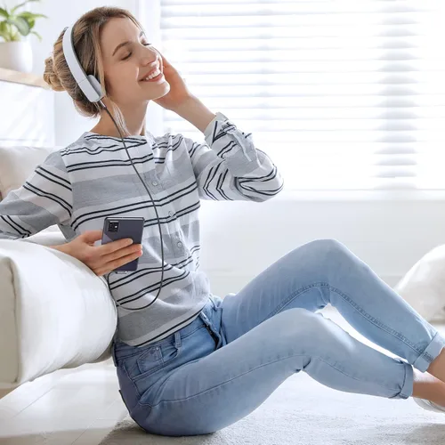 Vista 7 de Cable conector Ugreen de 0.14 pulgadas. Entrada de audio auxiliar a un ángulo recto de 90 grados para Apple (iPhone, iPod, iPad), Samsung