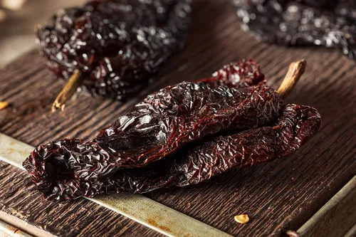 Vista 3 de Pimienta de chile ancho molida 1 libra (16 onzas), totalmente natural, uso en recetas como mole mexicano, salsas, guisos, salsa, carnes, enchiladas.