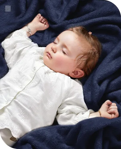 Vista 6 de OhGeni Mantas tamaño Queen, manta de forro polar suave azul marino para cama, acogedoras mantas de franela de felpa ligeras y transpirables, manta