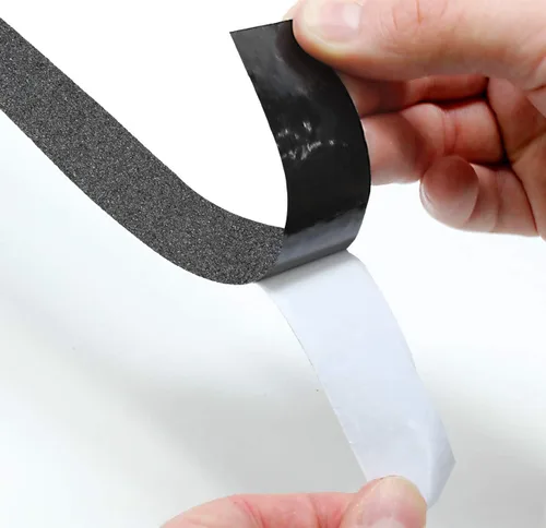 Vista 2 de VViViD Rollo de cinta de agarre autoadhesivo antideslizante de goma negra (0.25 pulgadas x 20 pies)