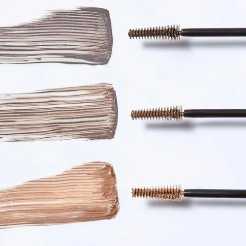 Vista 3 de No7 Beautiful Eyebrows Gel - Negro - Contiene extracto de pimienta rosa para cejas más completas y oscuras - Gel flexible para cejas para dar