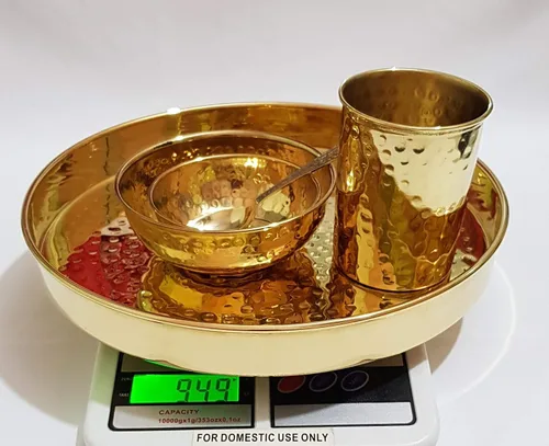 Vista 2 de Pure Source India Juego Thali de latón martillado, 5 piezas, dorado, martillado