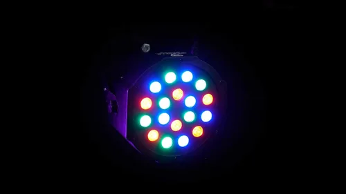 Vista 9 de (4) Rockville RockPAR50 LED RGB Compact Par Can DJ/Club DMX Wash Light+Dual Bracket