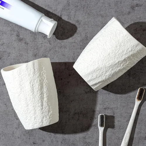 Vista 5 de Juego de accesorios para baño, 4 piezas de aspecto moderno de piedra con dispensador de jabón líquido de 11.5 OZ, vasos, soporte para cepillos