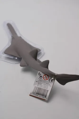 Vista 8 de Safari Ltd. Sawfish Figurine – Figura realista, pintada a mano de 10.25 pulgadas, juguete educativo para niños, niñas y niños a partir de 3 años