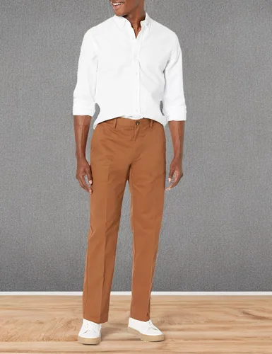 Vista 9 de Tienda Essentials Men's Classic-Fit Wrinkle-Resistant Flat-Front Chino Pant (Available in Big & Tall)