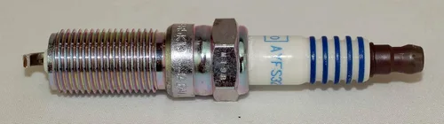 Vista 4 de OverstockDirect Bujías de iridio originales OEM SP530X (paquete de 4) AYFS32YRX