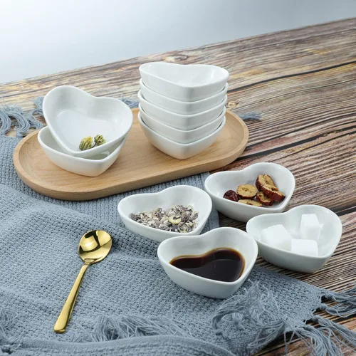 Vista 7 de SOCOSY Plato de cerámica multiusos en forma de corazón, platos para condimentos, cuenco para sushi, aperitivo, platos para servir platillos
