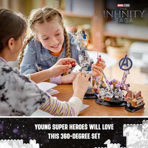 Vista 2 de LEGO Marvel Endgame Final Battle 76266 Modelo de Avengers para construir y exhibir, set de juego coleccionable con 6 minifiguras incluyendo a