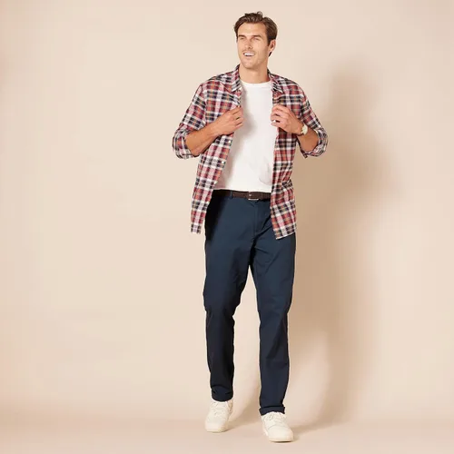 Vista 7 de Tienda Essentials Men's Slim-Fit Wrinkle-Resistant Flat-Front Chino Pant