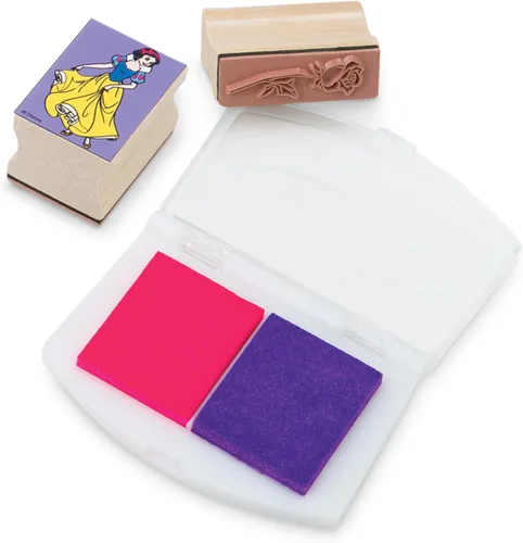 Vista 4 de Princesas de Disney Melissa & Doug, juego de sellos: 9 sellos, 5 lápices de colores, de madera y 2 almohadillas de estampas