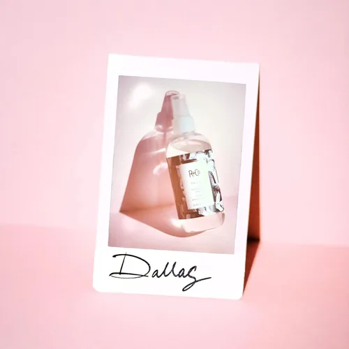 Vista 5 de R+Co DALLAS Thickening Spray – Volumizing & Texturizing Hair Spray, Adds Body & Fullness, All Hair Types