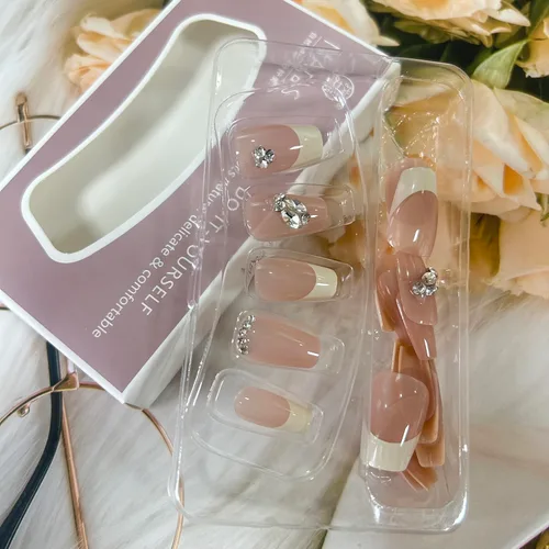 Vista 6 de Uñas postizas a presión de punta francesa blanca leche, uñas postizas cuadradas medianas con dije de purpurina 3D, uñas acrílicas artificiales