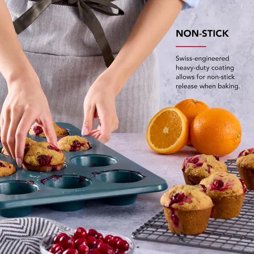 Vista 4 de KitchenAid Molde antiadherente de acero aluminizado de ingeniería suiza, apto para lavavajillas, agave, 12 tazas