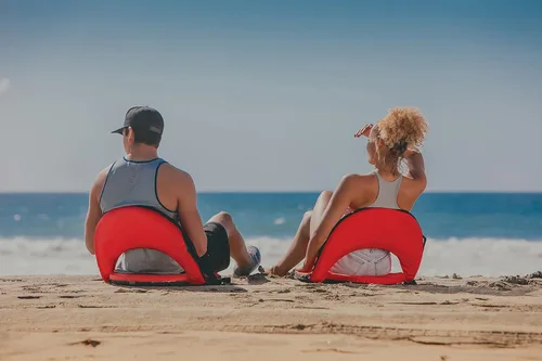 Vista 2 de Picnic TIME - Asiento de estadio Coca-Cola Heart and Emoji Oniva, asiento reclinable con soporte de respaldo, asiento de playa, (rojo)