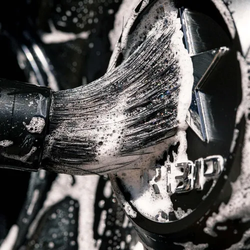 Vista 6 de Voodoo Ride ® VR-1028 Juego de cepillos de detalles de cinco piezas cerdas sintéticas para uso interior/exterior