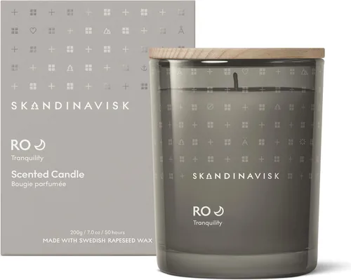 Vista 12 de Skandinavisk HAV - Vela perfumada 'Sea' Mini. Notas de fragancia: Spray de sal y algas marinas, espino y rosa de playa. 2.3 oz.