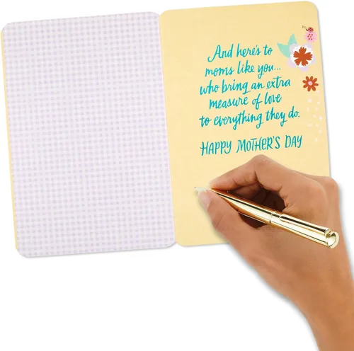 Vista 5 de Hallmark - Tarjeta para el día de la madre para mamá, hermana, tía, madrastra (Medida del amor)