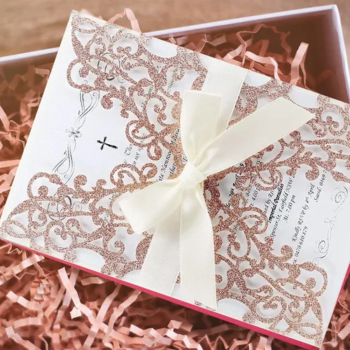 Vista 8 de 50 invitaciones de boda azules en polvo azul cortado con láser con sobres de hoja interior en blanco y cintas para boda, compromiso, despedida