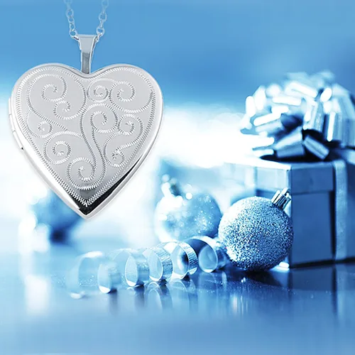 Vista 5 de Medallones en forma de corazón de plata fina, disponibles en varios tamaños y diseños adorables.