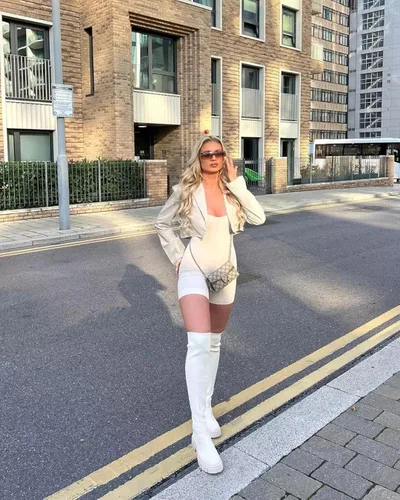 Vista 2 de OQQ Mameluco de yoga para mujer, de una pieza, con tirantes delgados, acanalados, para ejercicio