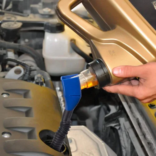 Vista 6 de Embudos de 4 piezas para uso automotriz pequeño embudo de cambio de aceite, clip de embudo de combustible automático retráctil en botellas