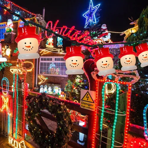 Vista 6 de Guirnalda de luces de muñeco de nieve de Navidad de 10 luces, resistente al agua y con certificación UL, perfecta para uso en exteriores e