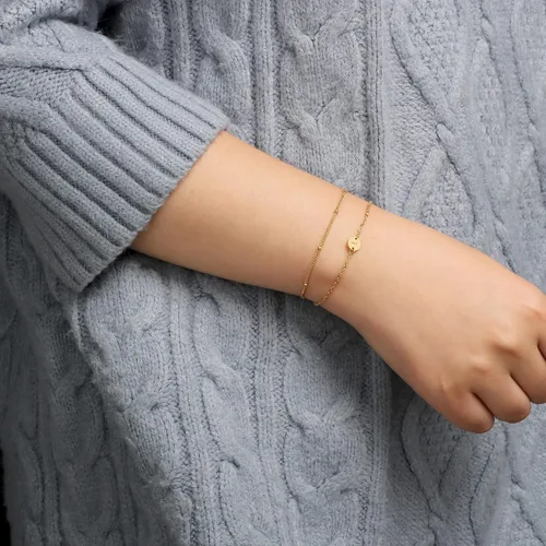 Vista 5 de Pulsera de letras con cuentas personalizada de 26 discos del alfabeto para niñas, chapada en oro de 14 quilates