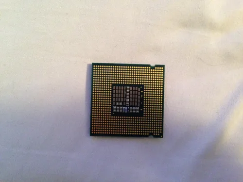 Vista 2 de Intel Cpu Core 2 Quad Q6600 2.4Ghz Fsb1066Mhz 8M Lga775 bandeja