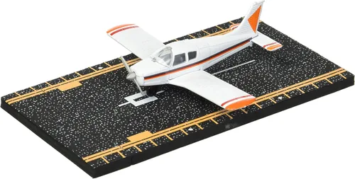 Hot Wings Planes Piper Cherokee con pista conectable en museos de aviación en todo el país