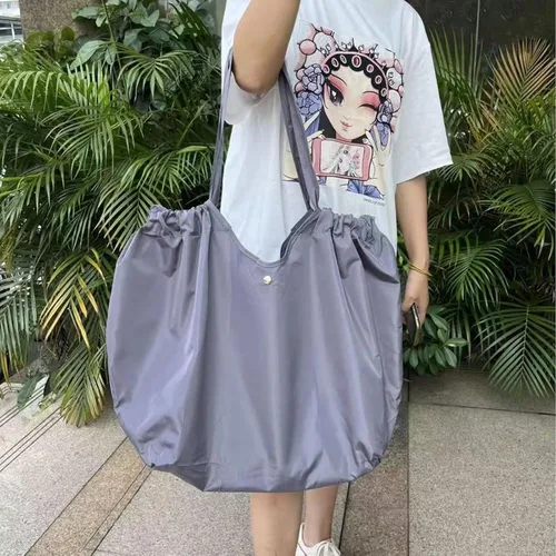 Vista 2 de Bolsa de compras plegable, bolsa de comestibles reutilizable con asa, lavable y ligera bolsa grande para picnic, viajes, campamento, compras (gris)