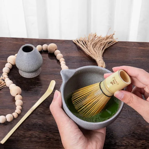 Vista 7 de Juego de batidor de matcha gris con textura de piedra con boquilla de vertido, kit de matcha japonés con cuenco de cerámica hecho a mano, batidor
