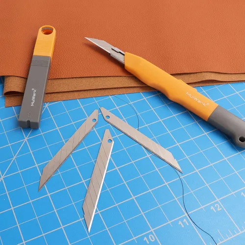 Vista 7 de Mulwark Juego de Cuchillo Utilitario Retráctil de Caja de 11 Piezas - Cuchillo de Artesanía Resistente con 10 Cuchillas de Corte de 9 mm de 30