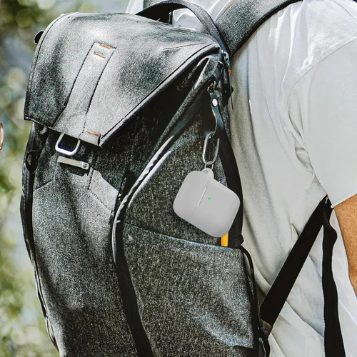 Vista 86 de Funda Protectora para AirPods 1/2, viene con kit de limpieza, funda protectora de silicona suave con hebilla, compatible con estuche de carga