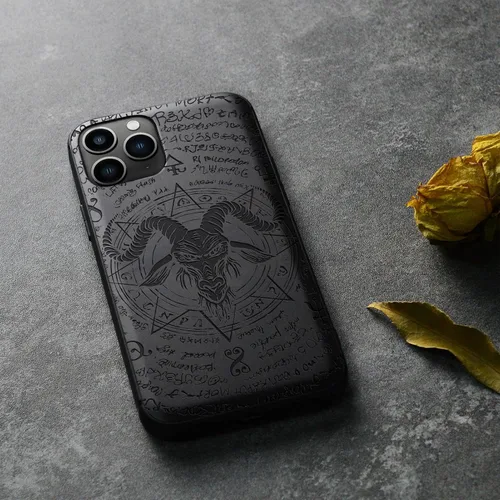 Vista 4 de Carveit Funda de madera para iPhone 11 Pro Max [madera natural y TPU suave negro] a prueba de golpes, protector de teléfono de madera único