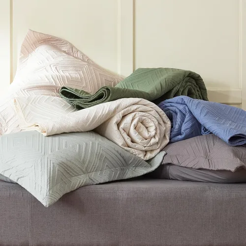 Vista 7 de Zzlpp Juego de ropa de cama tamaño Queen, colchas en relieve crema, colcha ligera de microfibra suave, colcha de cama para todas las estaciones