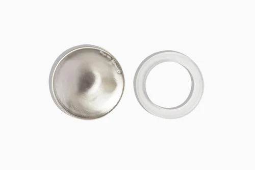 Vista 3 de Silverette Las copas de lactancia originales de plata, Cubiertas de pezón para elementos esenciales de lactancia materna, Escudos de pezón de plata