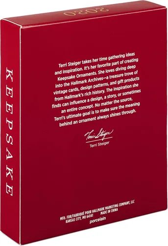 Vista 4 de Hallmark Keepsake Adorno de Navidad 2020 First Comes Love Anillo de compromiso Corazón Porcelana