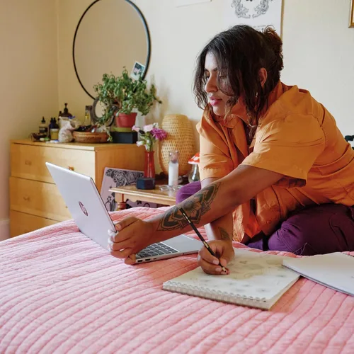 Vista 4 de HP Portátil con pantalla táctil de 15.6 HD, AMD Ryzen 3 7320U Beat Intel Core i5-1035G4, 8 GB de RAM, 256 GB SSD, Microsoft Copilot, modo Windows 11