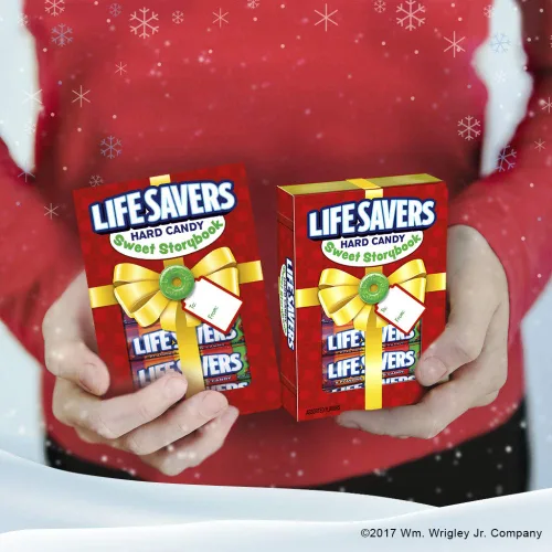 Vista 7 de LIFE SAVERS - Caja de regalo con libro de cuentos y dulces de 5 sabores, rollo de 1.14 onzas (6 rollos de golosinas)