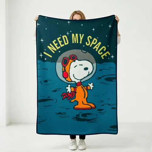 Vista 5 de Manta de forro polar Silver Buffalo Peanuts Snoopy Necesito mi espacio Astronauta del espacio exterior Luna 45" x 60", manta suave y acogedora, 180