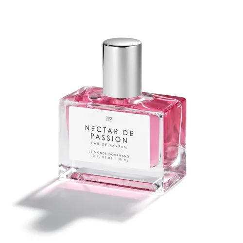 Vista 145 de Le Monde Gourmand Fraise Fouettée Eau de Parfum - 1 fl oz (1.0 fl oz) - Notas de perfume de vainilla, fresa, azúcar