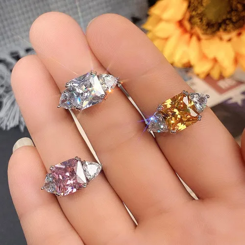 Vista 5 de Anillo de compromiso de plata de ley 925 con diamantes de color cuadrado, anillo de compromiso con circonita cúbica para mujer, banda fina